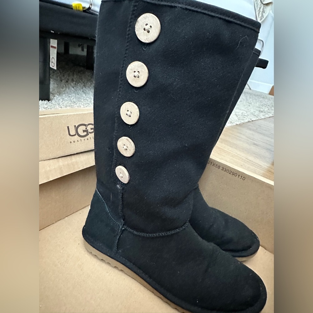Ugg Boots Lo Pro Button Black size 5